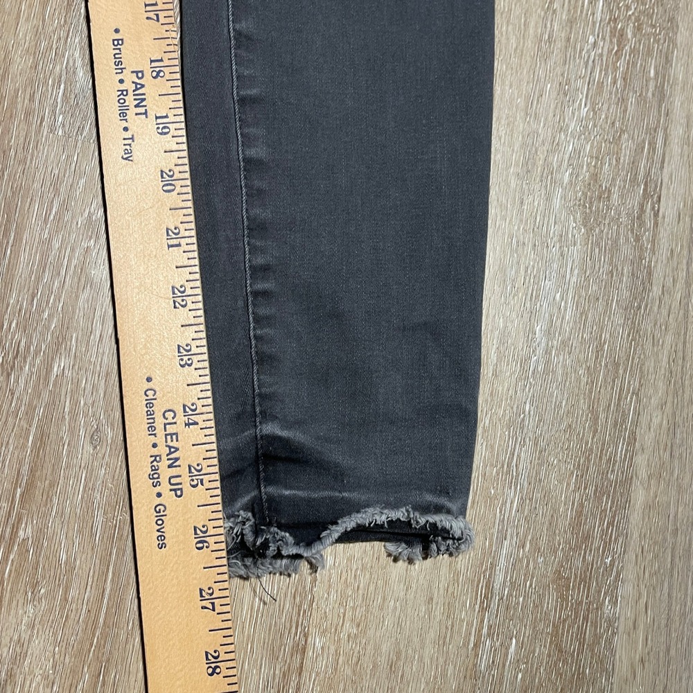 Good American Good Legs Crop High Rise Distressed Fray Hem Gray Jeans Size 10/30 - Picture 8 of 9